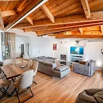 דירה Paris Luxury Penthouse סרנדה