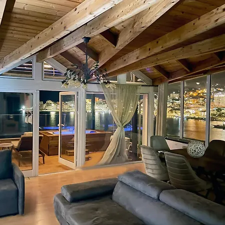Paris Luxury Penthouse * Sarandë