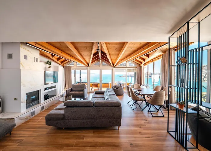 Paris Luxury Penthouse Saranda